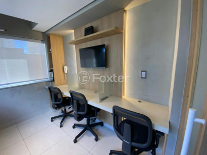 Image 40 - 1033549