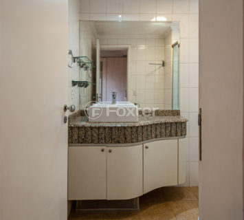 Image 42 - 1033562