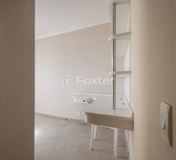 Image 44 - 1033562