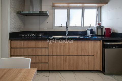 Image 32 - 1033562