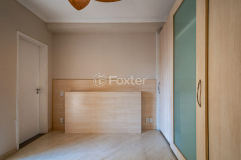 Image 38 - 1033562