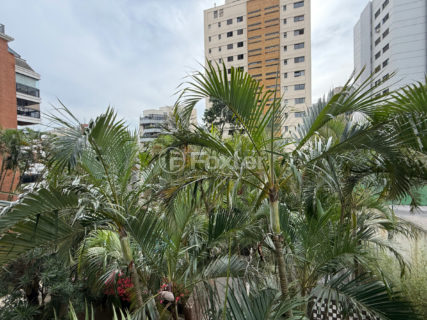 Image 5 - 1033563