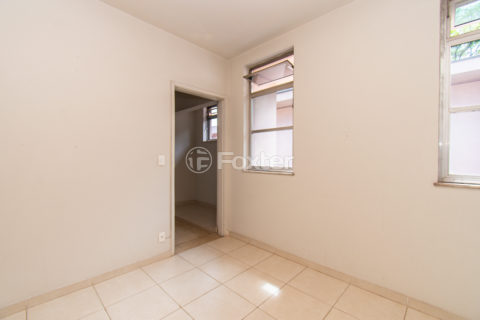 Image 37 - 1033574