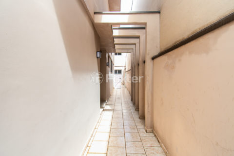 Image 39 - 1033574