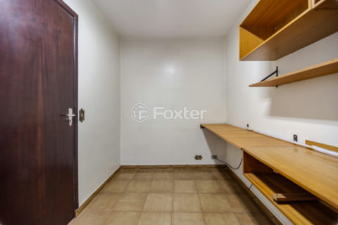 Image 37 - 1033575