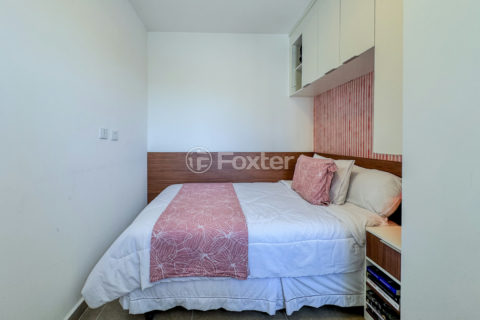 Image 18 - 1033586