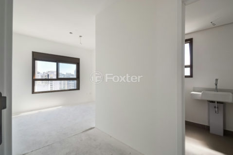 Image 25 - 1033591