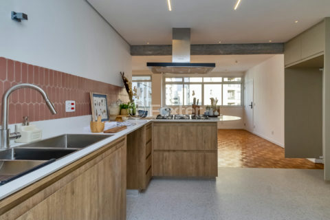 Image 42 - 1033597