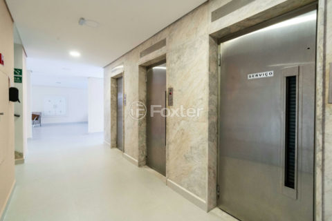 Image 20 - 1033600