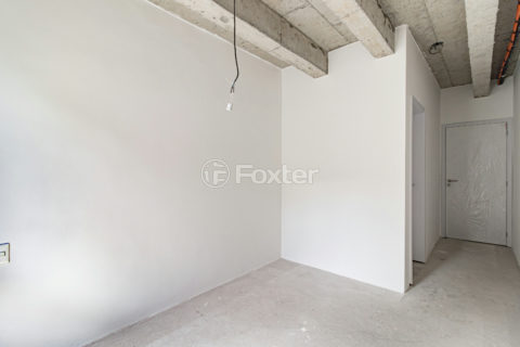 Image 11 - 1033601