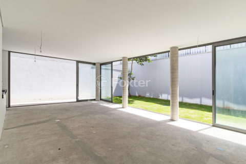 Image 4 - 1033601