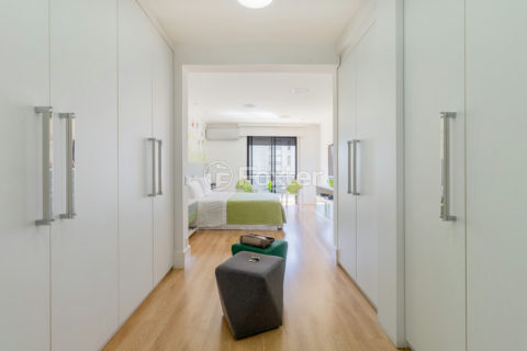 Image 22 - 1033605