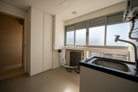 Image 37 - 1033609