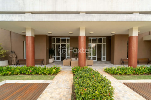 Image 21 - 1033615