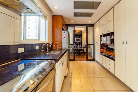 Image 33 - 1033632
