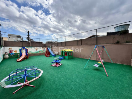 Image 44 - 1033635