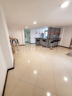 Image 30 - 1033641