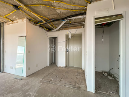 Image 8 - 1033644
