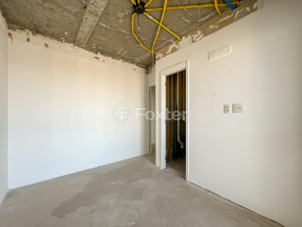Image 24 - 1033644