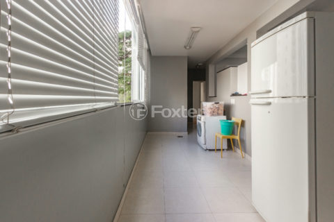 Image 32 - 1033645