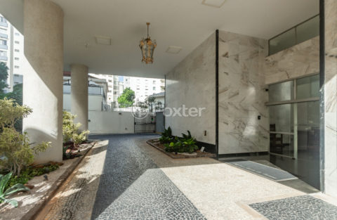 Image 40 - 1033645