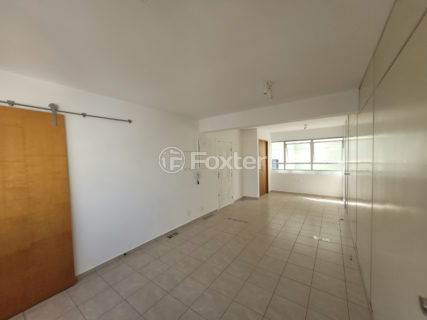 Image 32 - 1033650