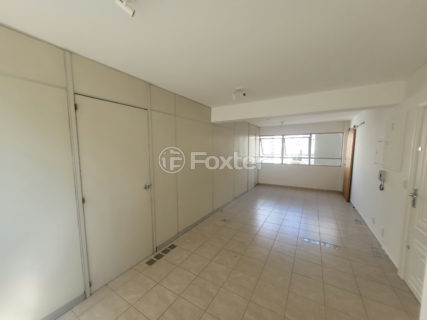 Image 34 - 1033650