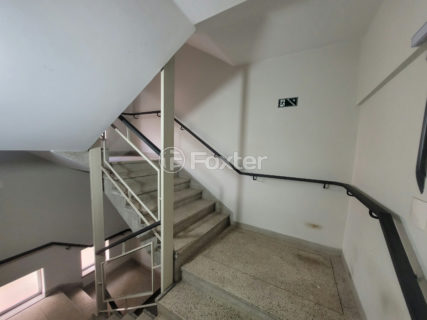 Image 44 - 1033650