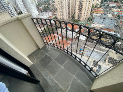 Image 11 - 1033656