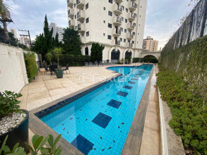 Image 32 - 1033656