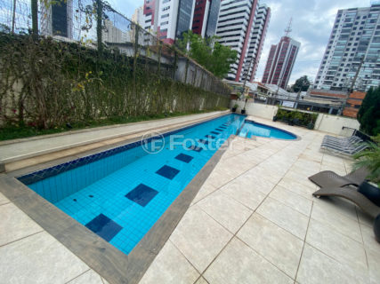 Image 27 - 1033656