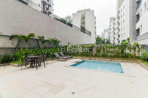 Image 32 - 1033658