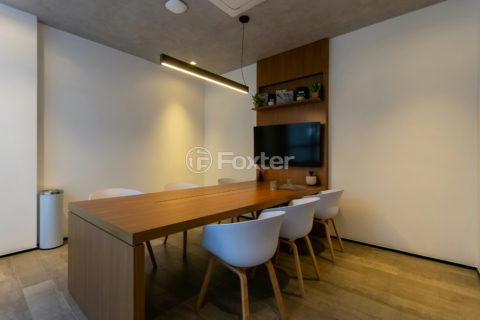 Image 13 - 1033660