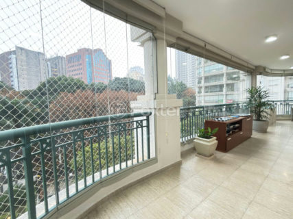 Image 13 - 1033662