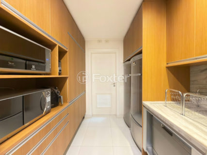 Image 40 - 1033662