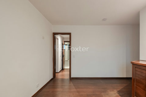 Image 31 - 1033663