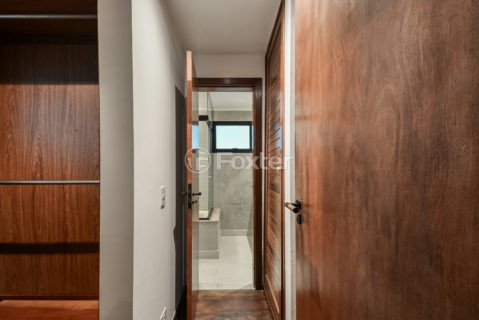 Image 33 - 1033663