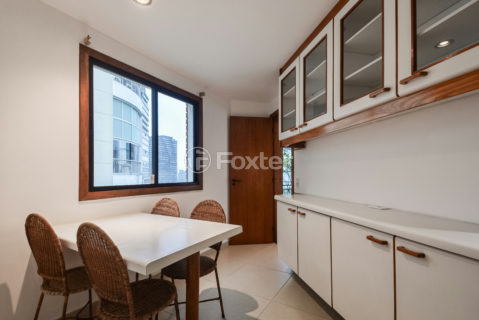 Image 43 - 1033663