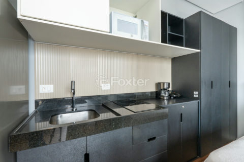 Image 15 - 1033664
