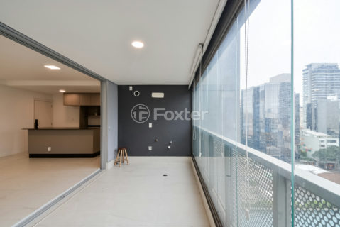 Image 6 - 1033675