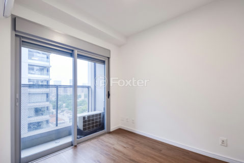 Image 32 - 1033675