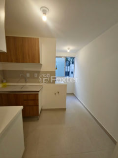 Image 3 - 1033678