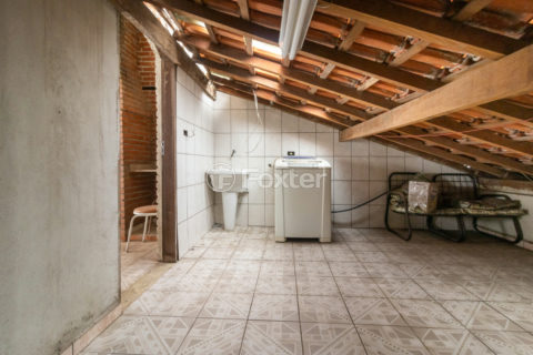 Image 4 - 1033681