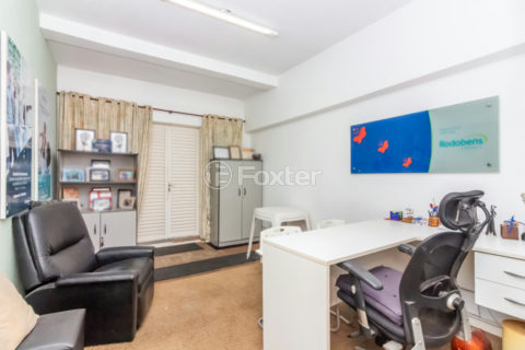 Image 34 - 1033683