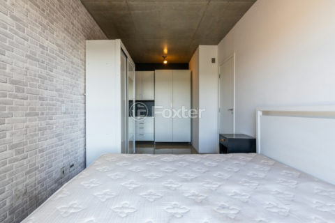 Image 31 - 1033688