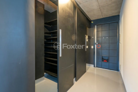 Image 10 - 1033690