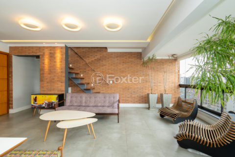 Image 4 - 1033693