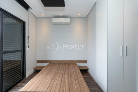 Image 31 - 1033693