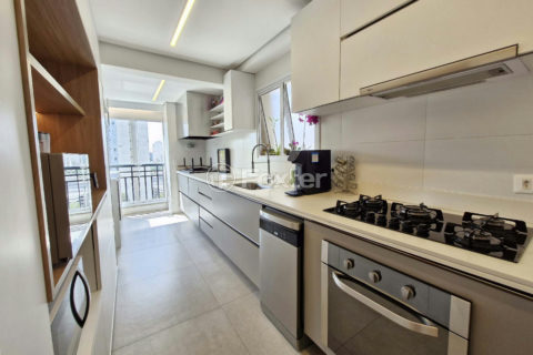 Image 34 - 1033701