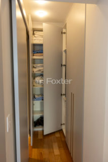 Image 37 - 1033705